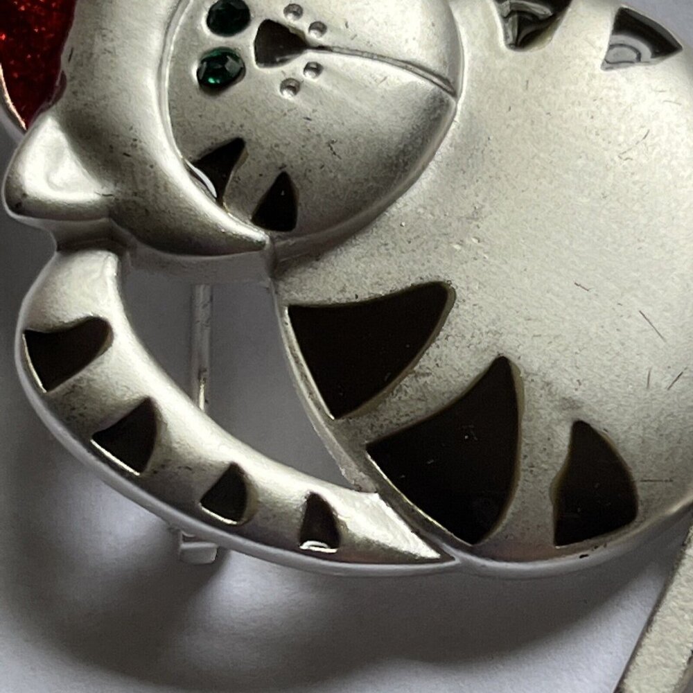 Christmas Cat In Santa Hat Dangling Legs Silver Red & Black Vintage - Picture 12 of 12